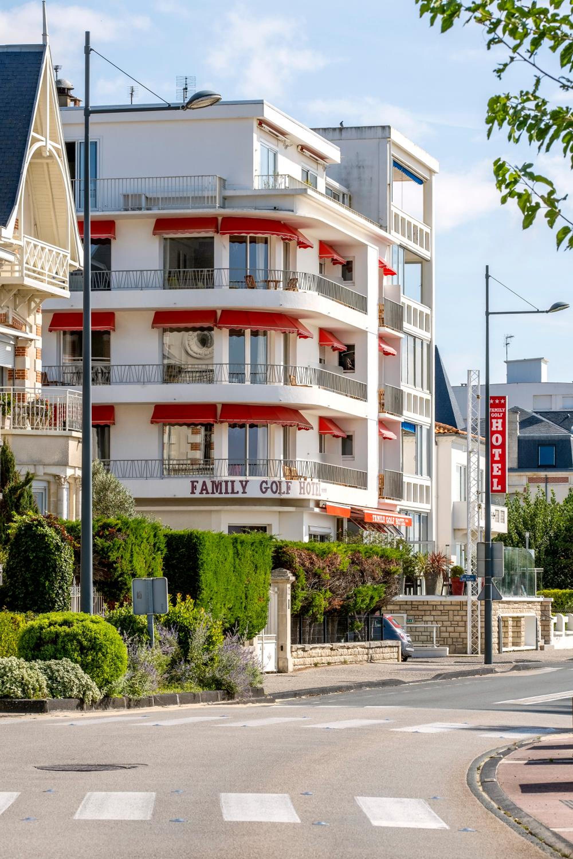 Family Golf Hotel 2/58