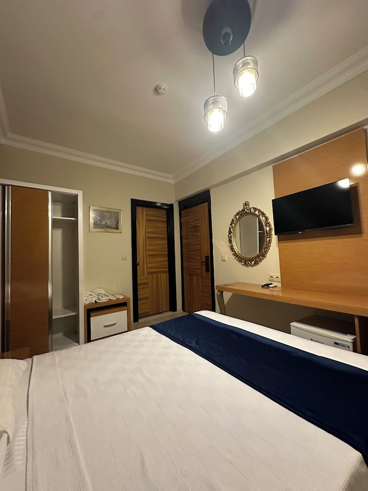 Serenity Suit Hotel 13/50