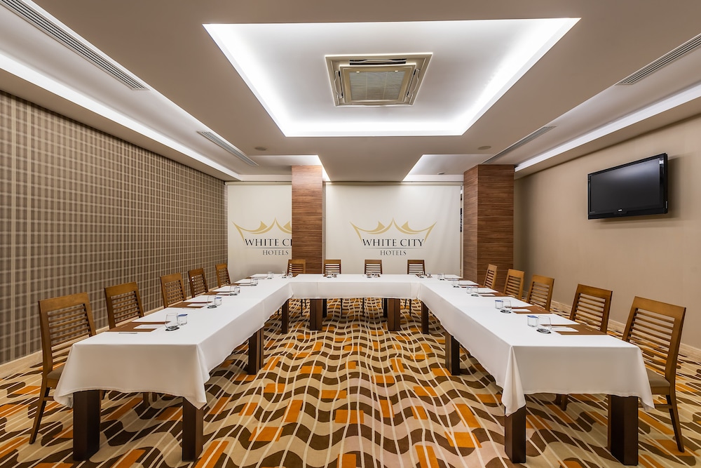 White City Resort 70/80