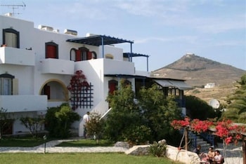 Pnoi Hotel in PAROS