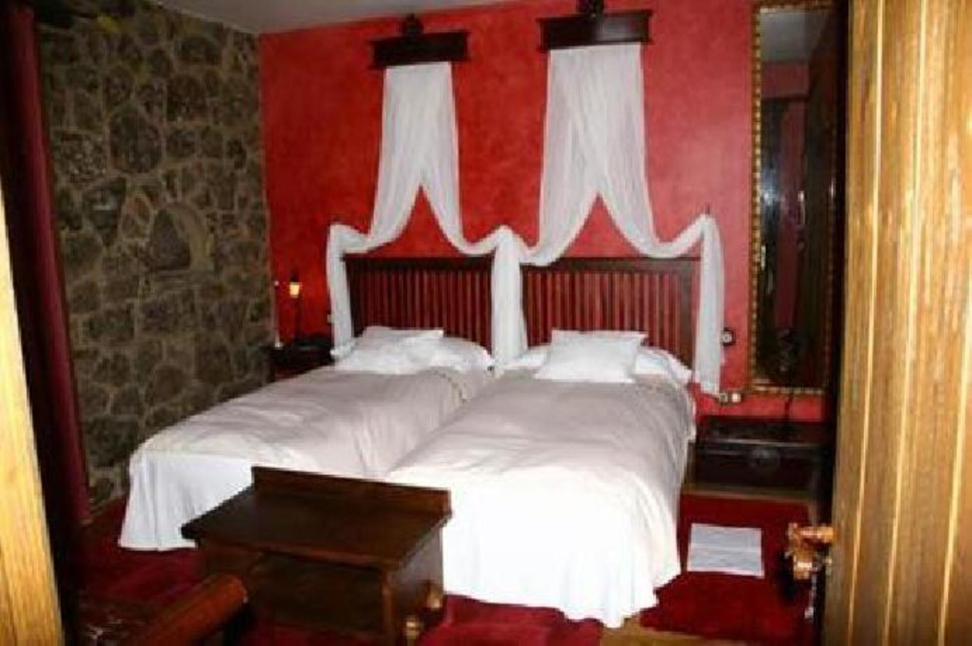 غرفة بسرير مزدوج، Hotel Ruralis Peña Del Alba 2/2