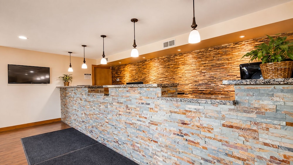 Sturgis Lodge & Suites, Travelodge by Wyndham 2/36