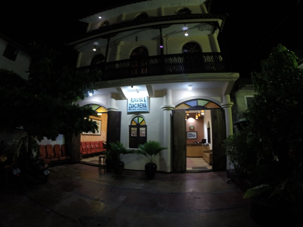 Rumaisa Hotel 1/33