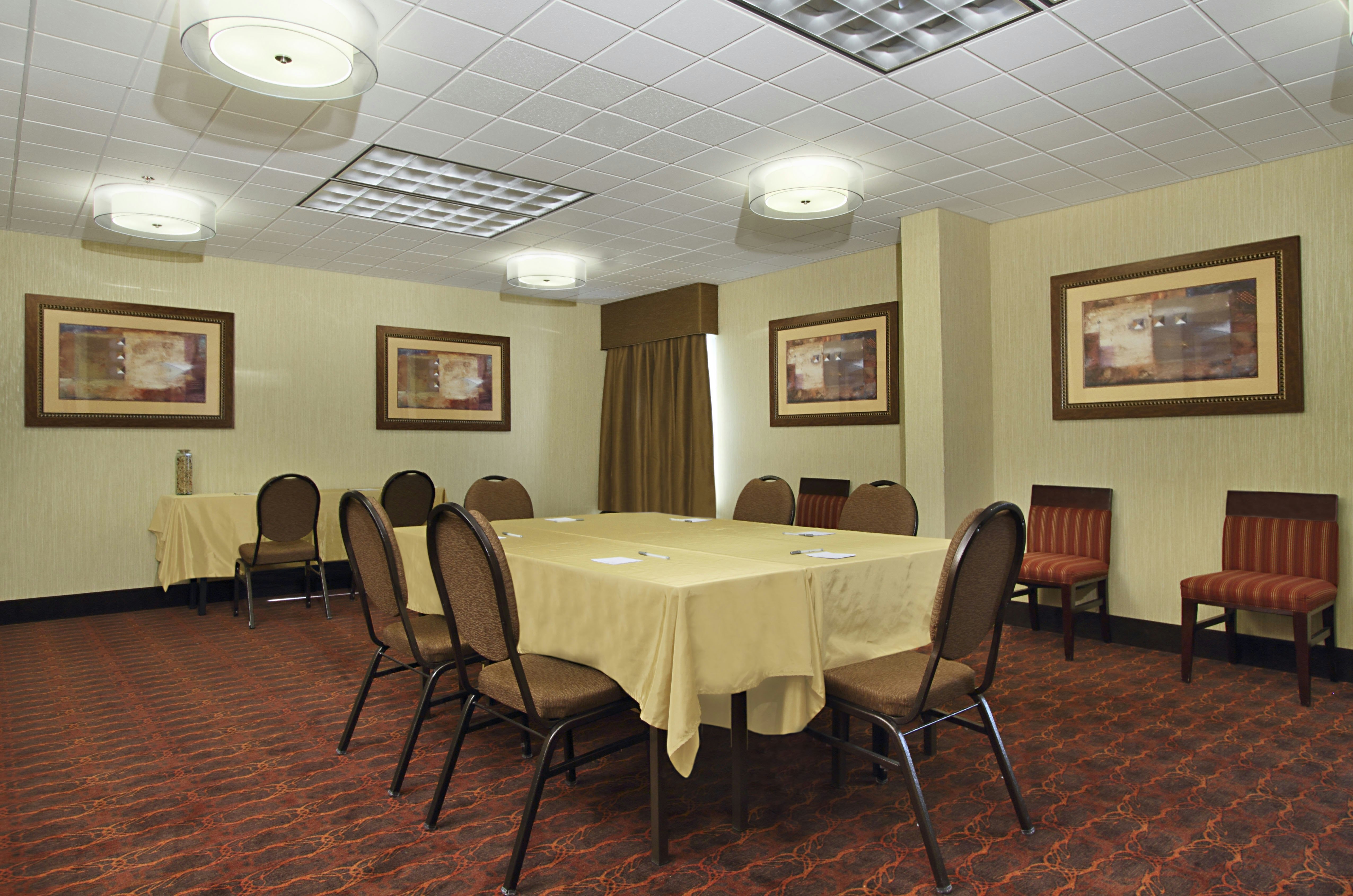 Hampton Inn Columbus-Airport 68/74