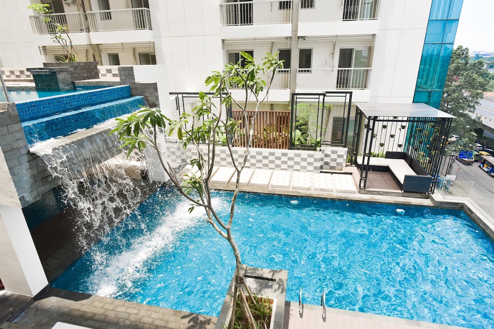 Golden Tulip Essential 49/50