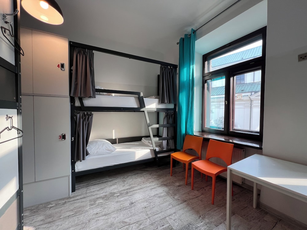 MIXED DORM, ECONOMY