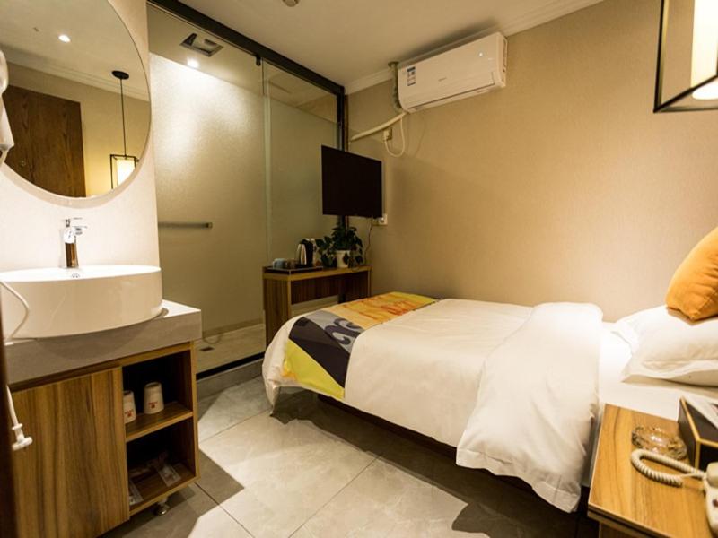 Shell Zhengzhou Zhongyuan Fota Hotel 5/19