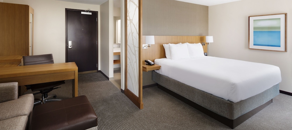 Hyatt Place Lubbock 10/54