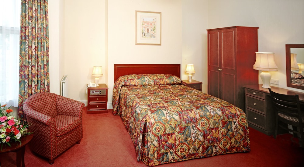 Ashley Hotel 24/34