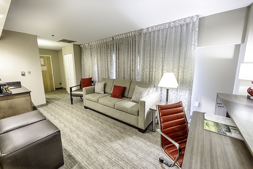 Hotel Capstone 23/47