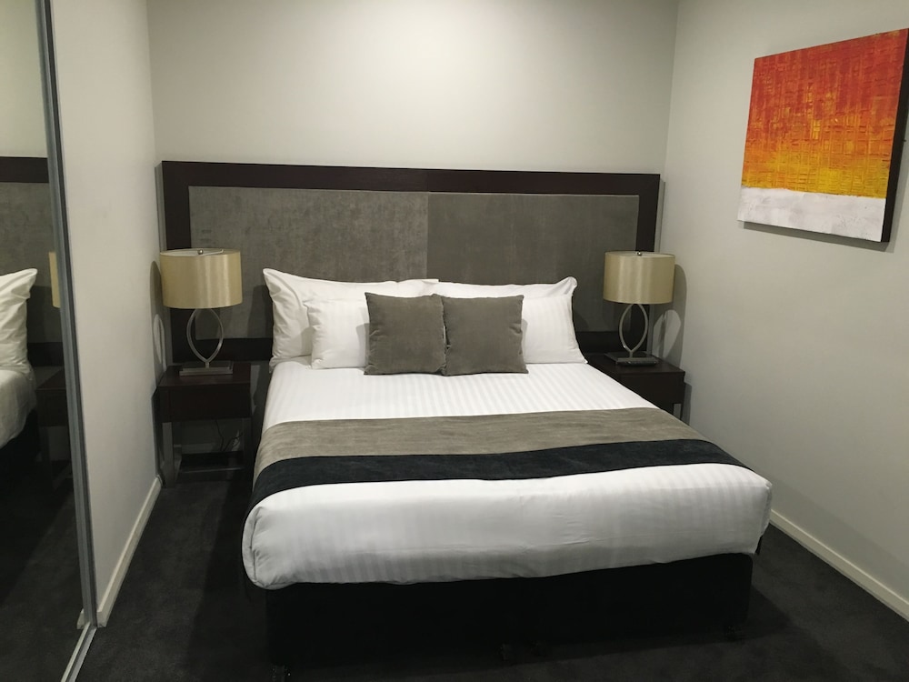 Attika Hotel 9/38