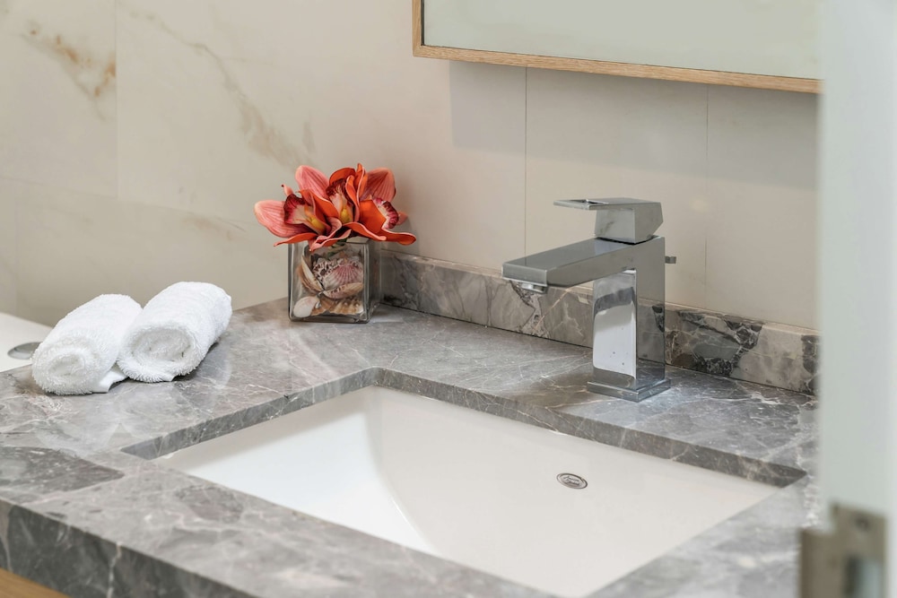 Koi Resort Saint Kitts Curio Collection By Hilton 36/73