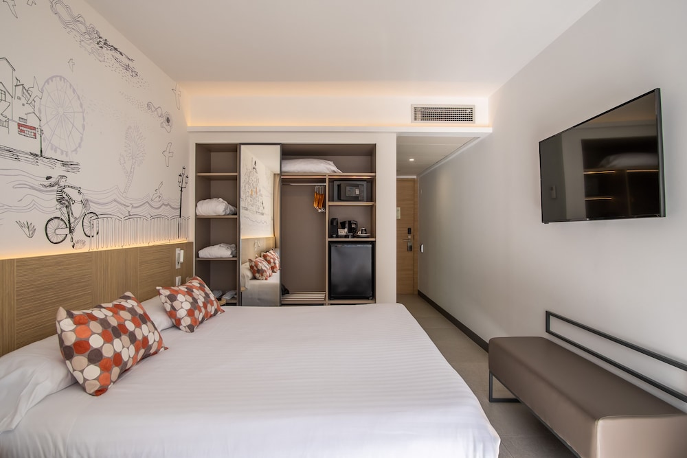 Room at Cap Negret, ALTEA