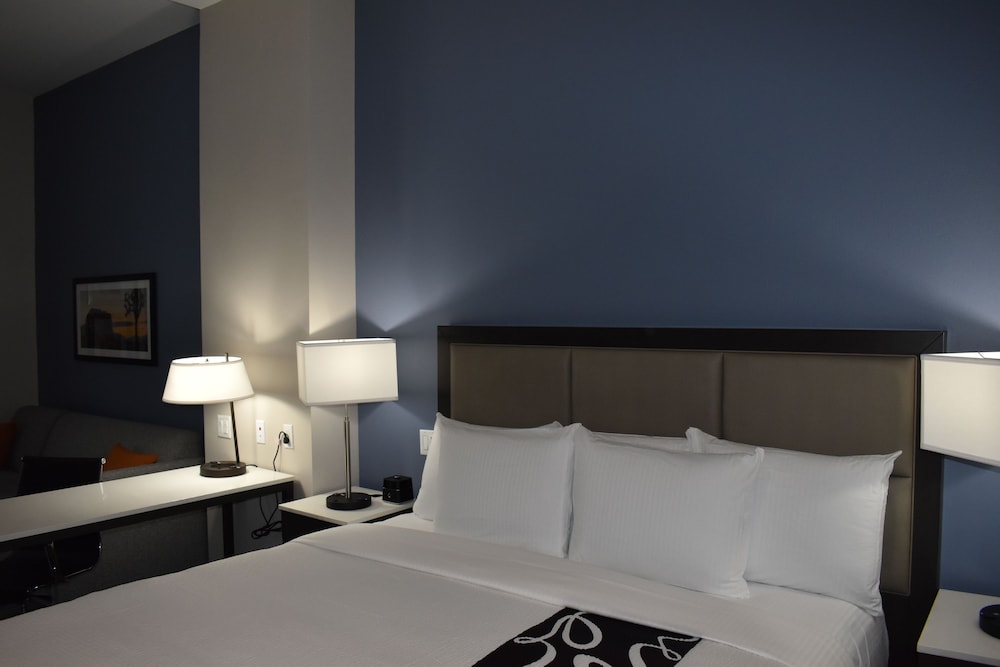 La Quinta Inn & Suites by Wyndham San Bernardino 19/45