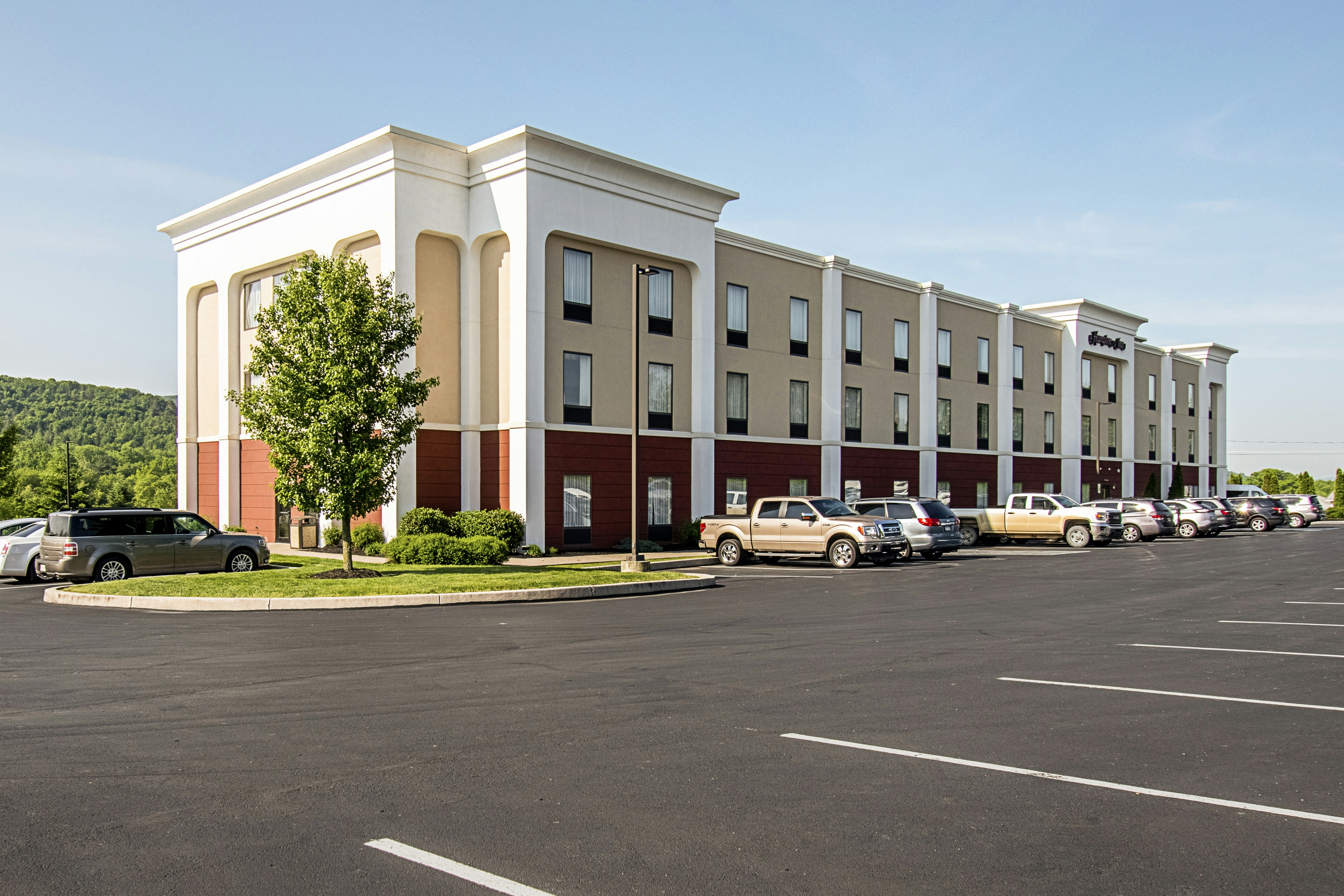 Hampton Inn Pine Grove 44/58