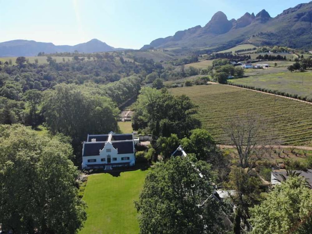 Navarre Farm Cottages 26/31