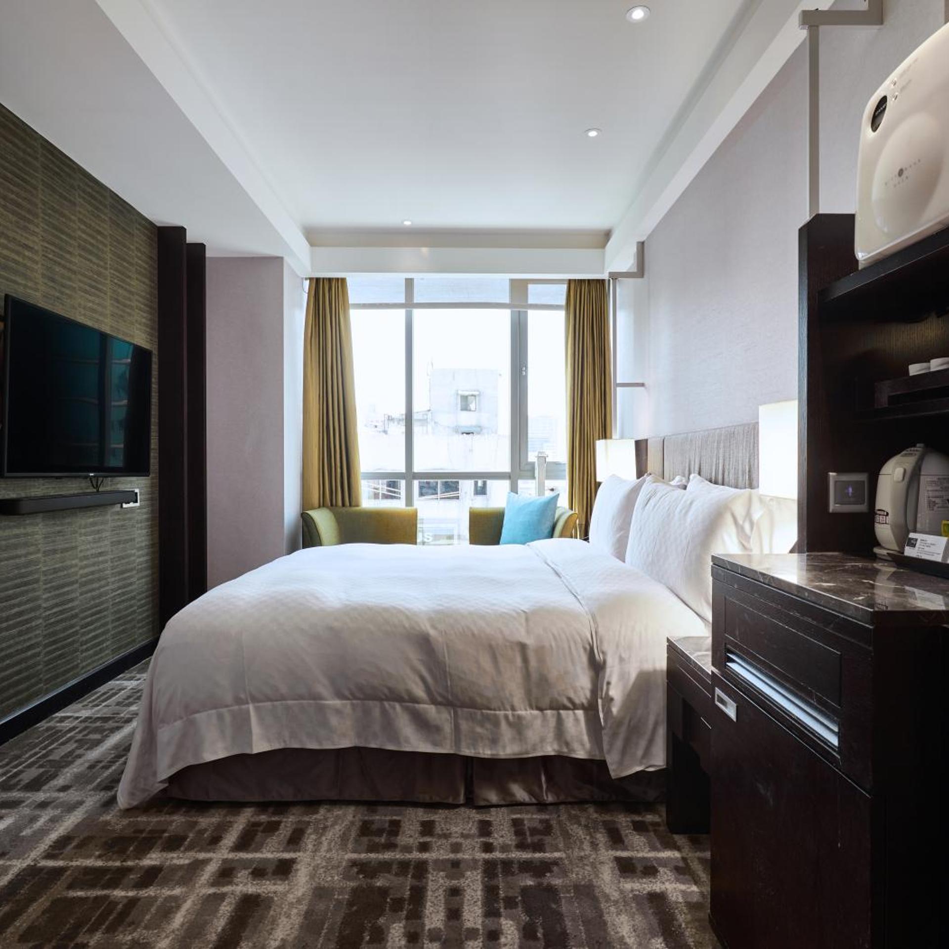 Premium, King Bed