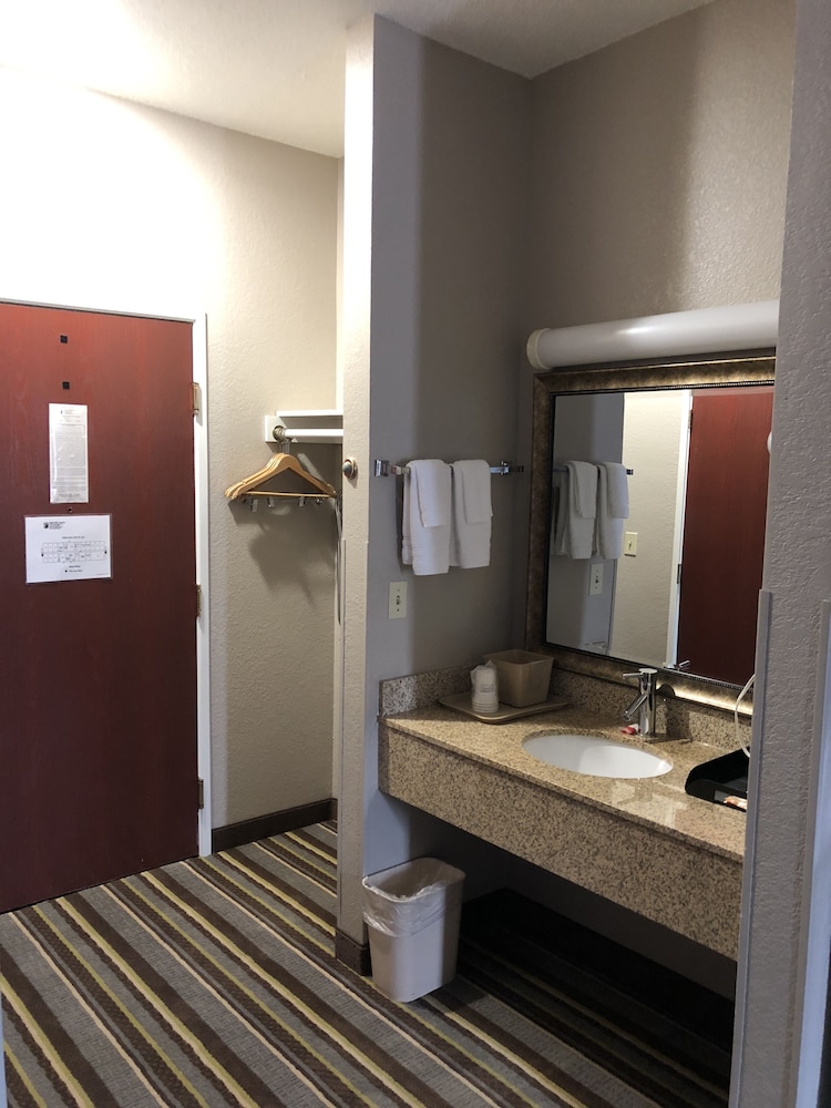 Super 8 By Wyndham Aurora/Naperville Area 23/39