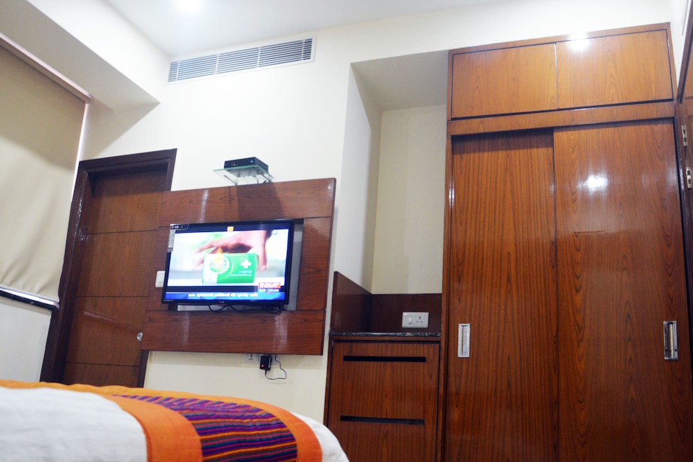 TRINITY CORPORATE SUITES 35/43