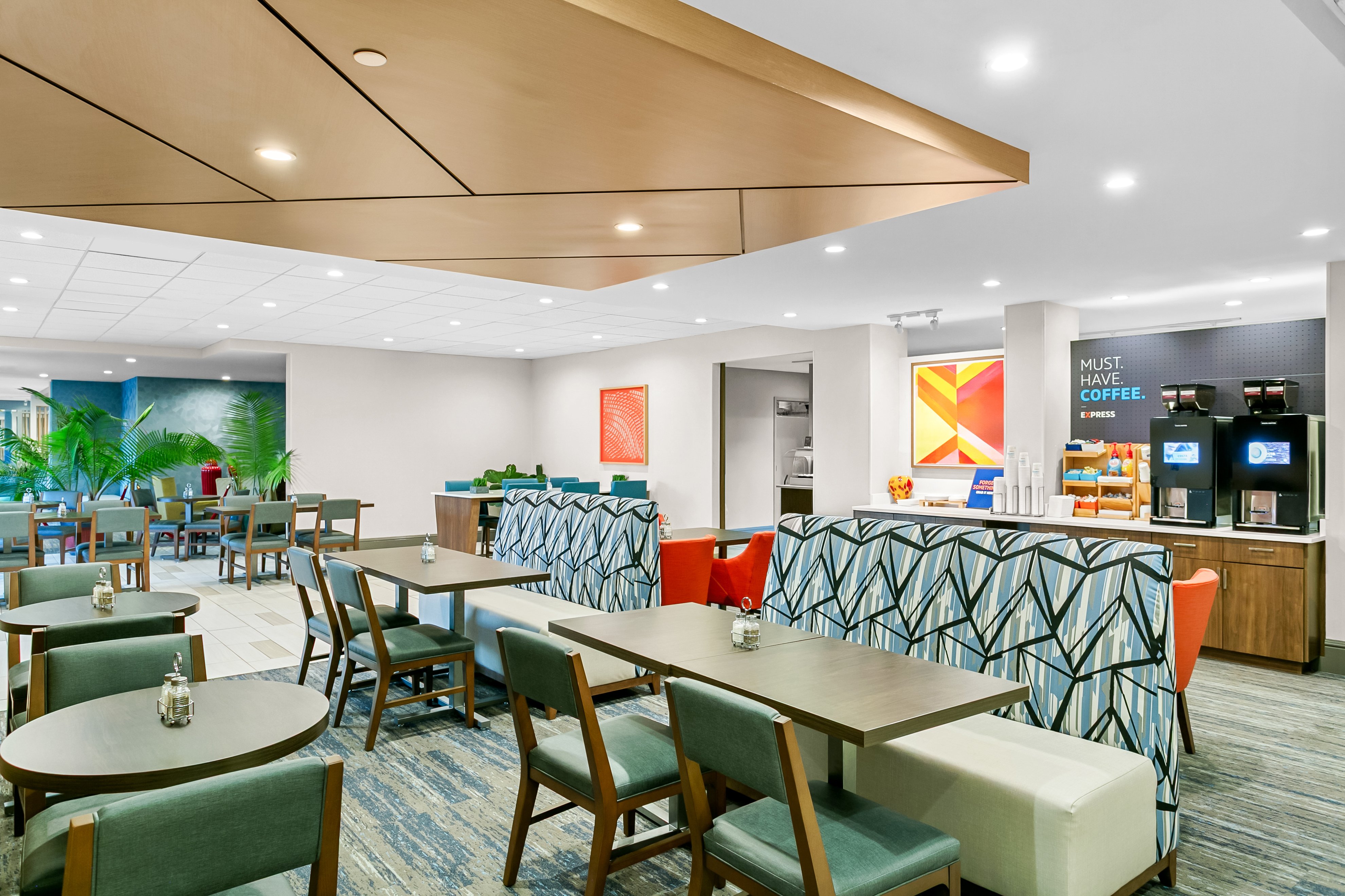 Holiday Inn Express And Suites Baltimore West Catonsville 52/66