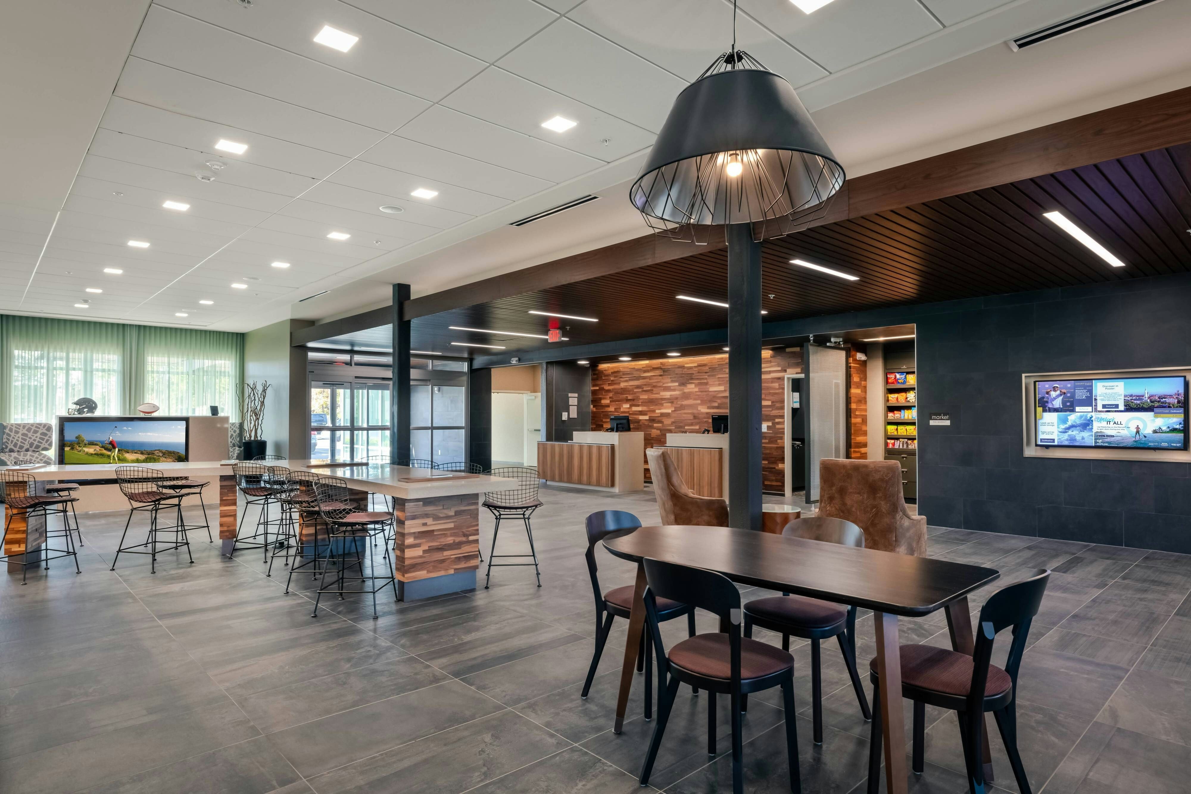 Courtyard By Marriott Savannah Airport 19/25