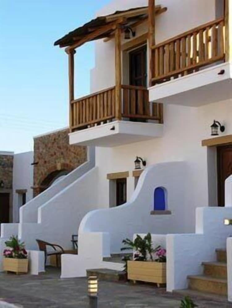 PANTELI BEACH STUDIOS APARTMENTS 10/50