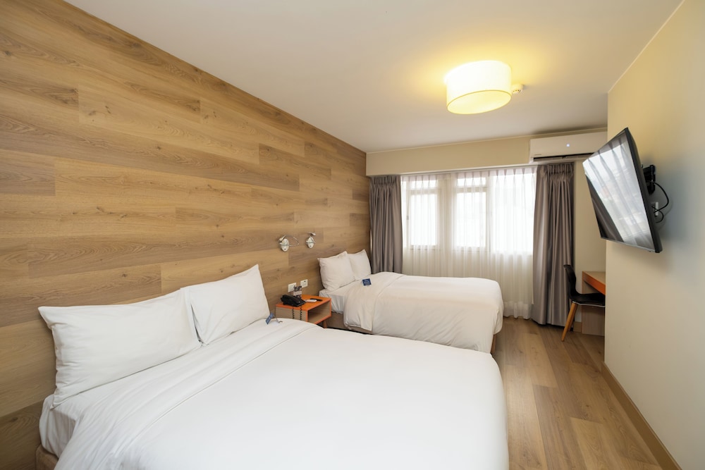 Standard, 2 Double Beds