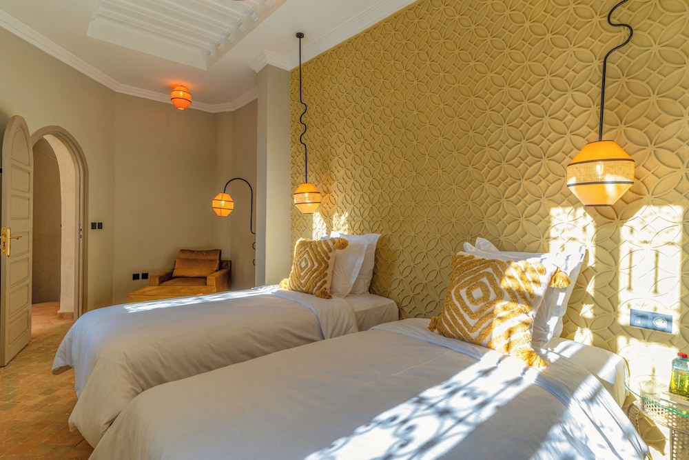 Riad XO Amira Victoria 34/50