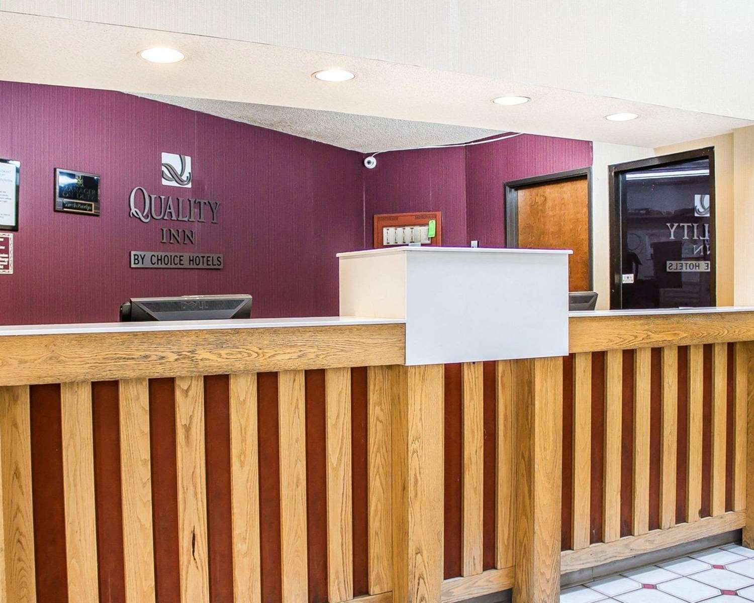 Quality Inn Elyria 3/35