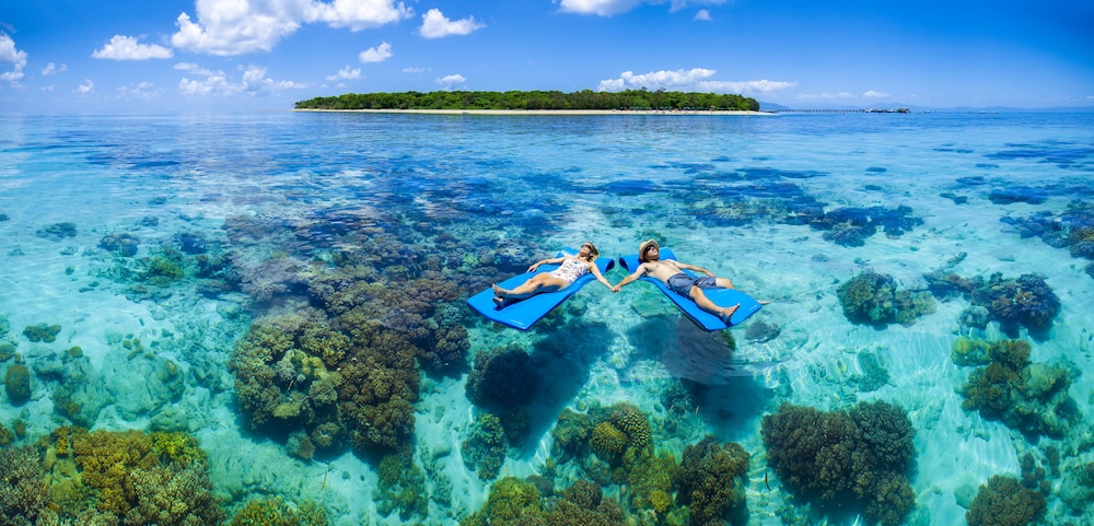 GREEN ISLAND RESORT 9/28