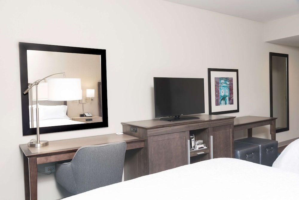 Hampton Inn Suites By Hilton Chicago Schaumburg Il 44/50
