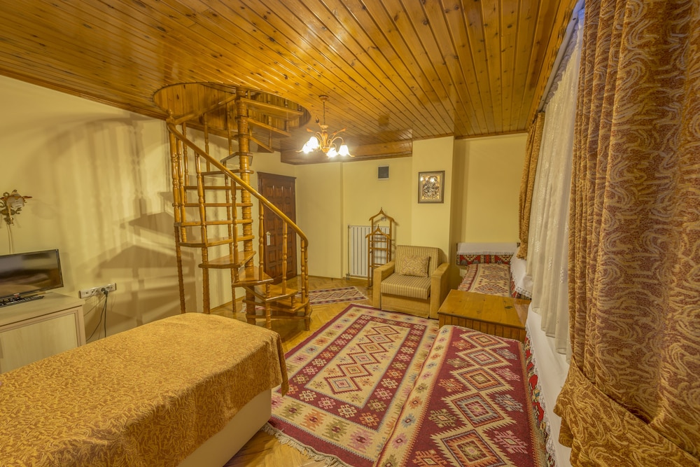 Beypazari Ipekyolu Konagi 20/30