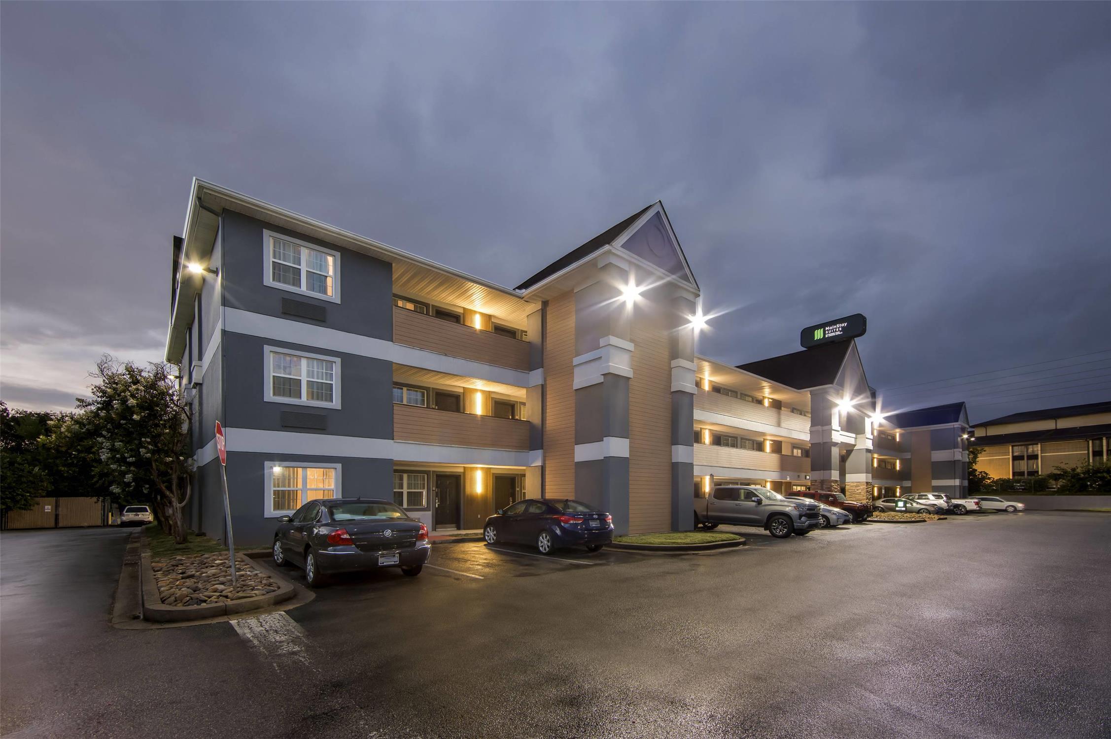 MainStay Suites Knoxville Cedar Bluff 21/23