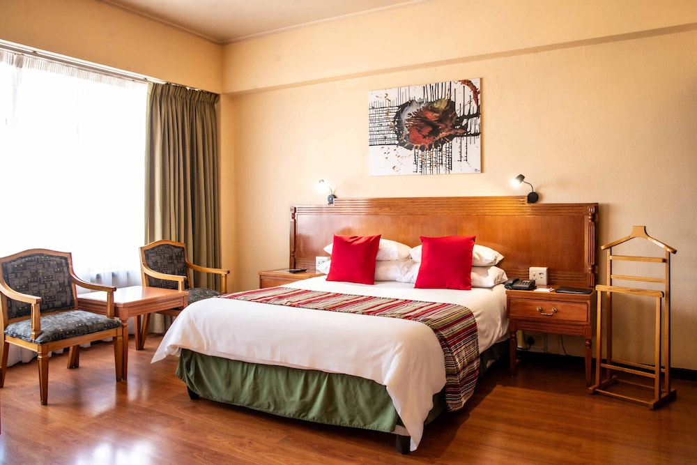Bon Hotel Bloemfontein Central 17/60