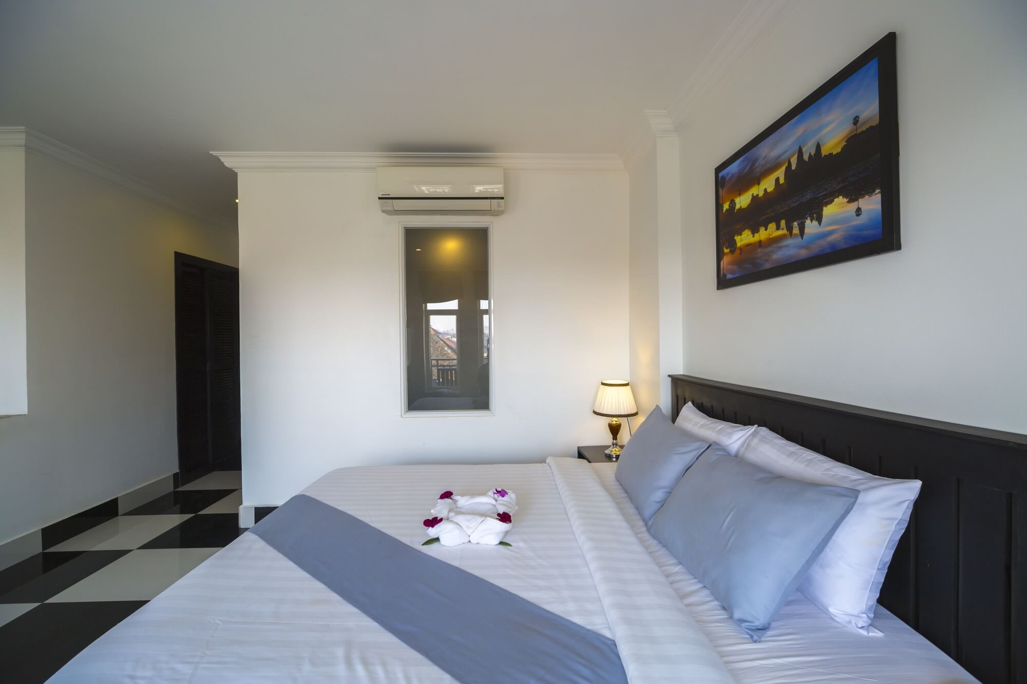 SUPERIOR, DOUBLE BED