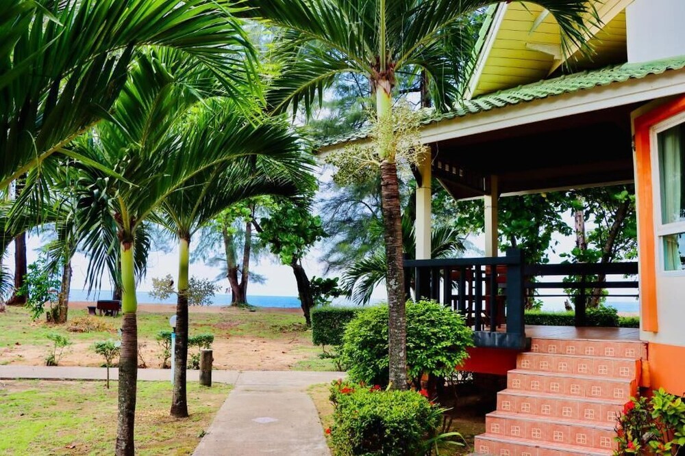 Lanta Palm Beach Resort 59/60
