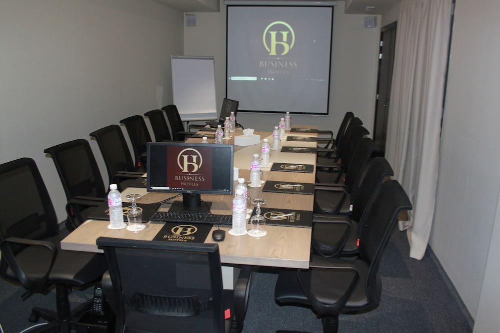 Business Sfax 18/24