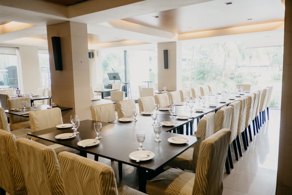 East Asia Royale Hotel 46/55