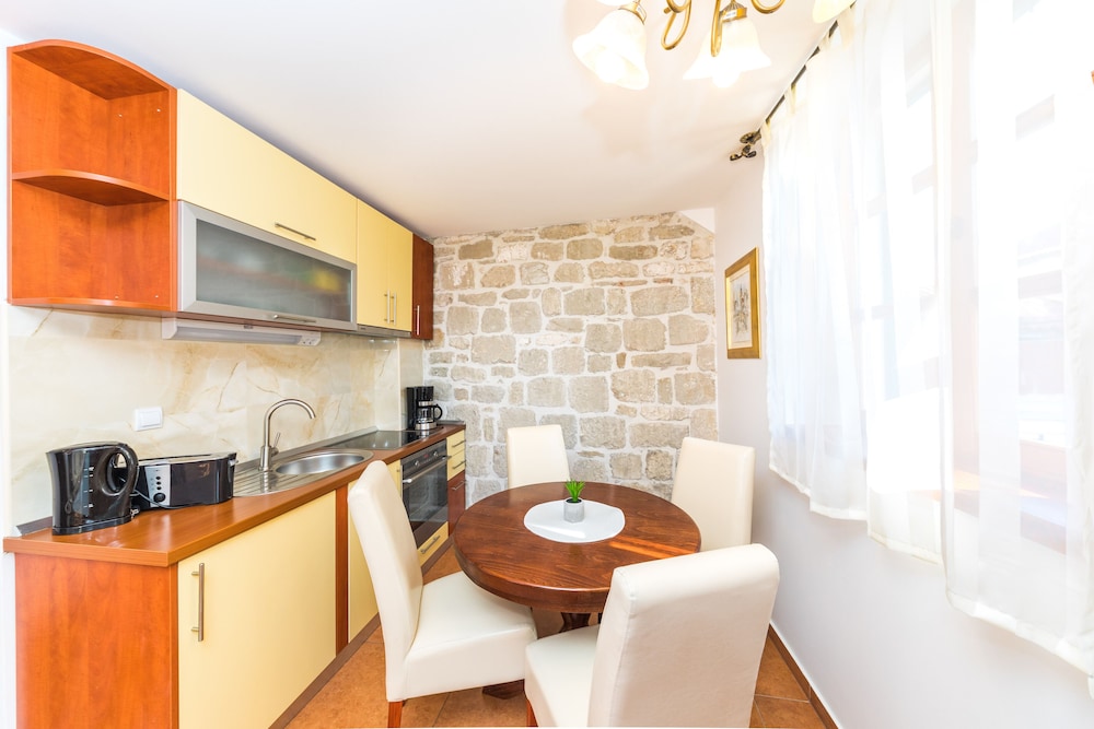 APARTMENTS PERLA 18/42