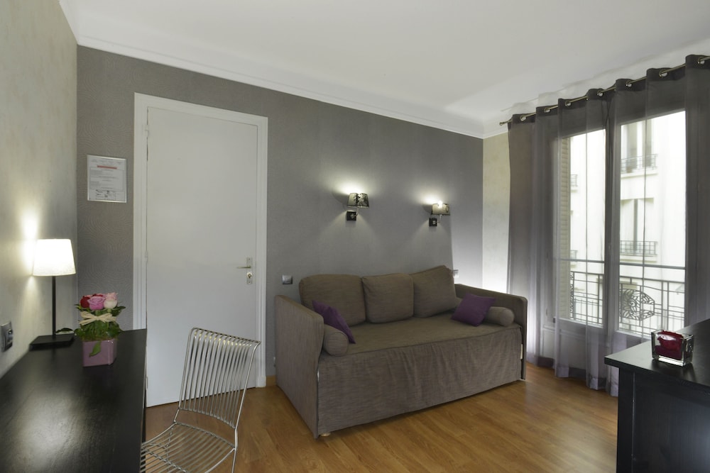 Carladez Cambronne 33/47
