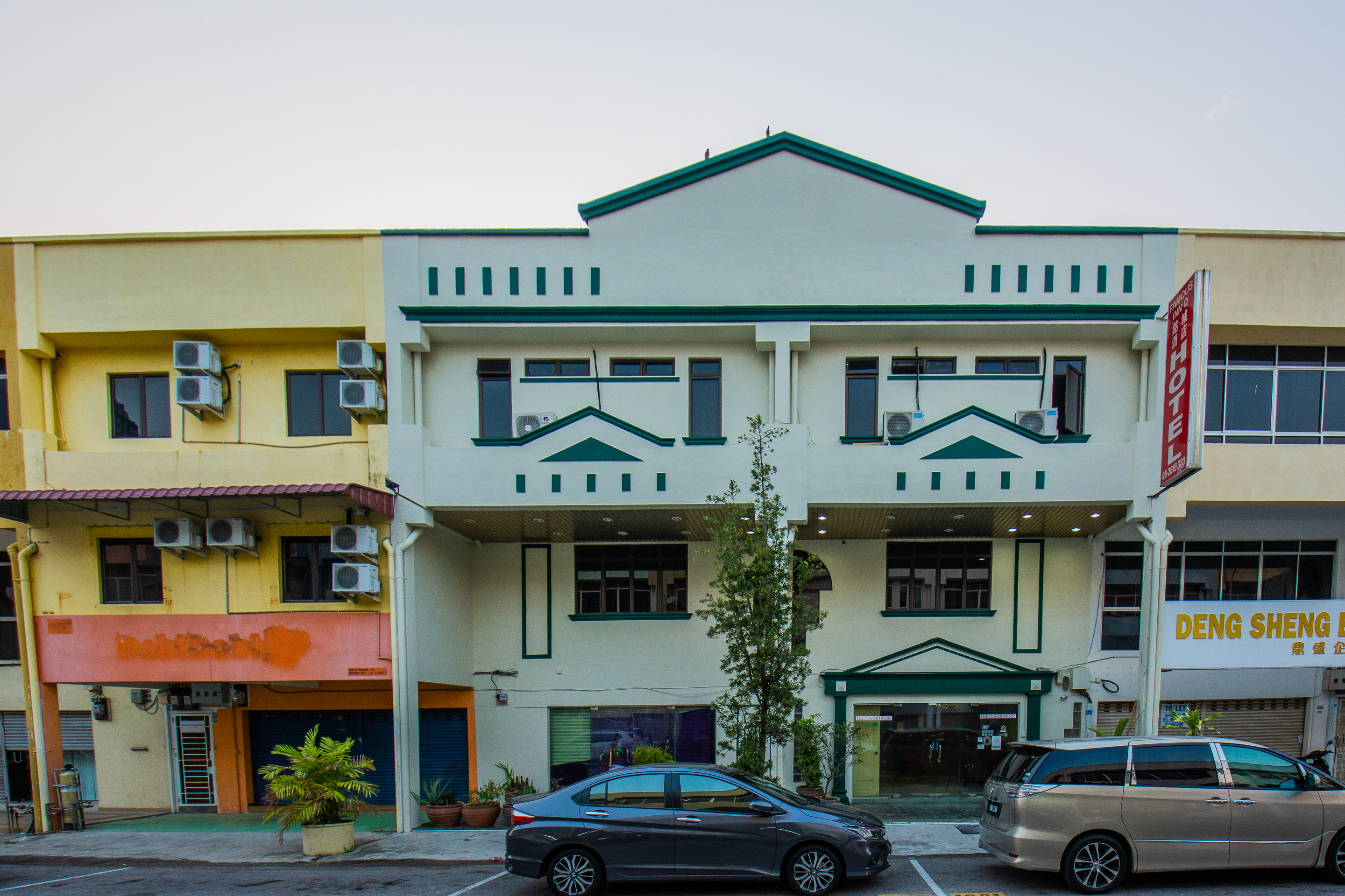 Famous Inn 1/18