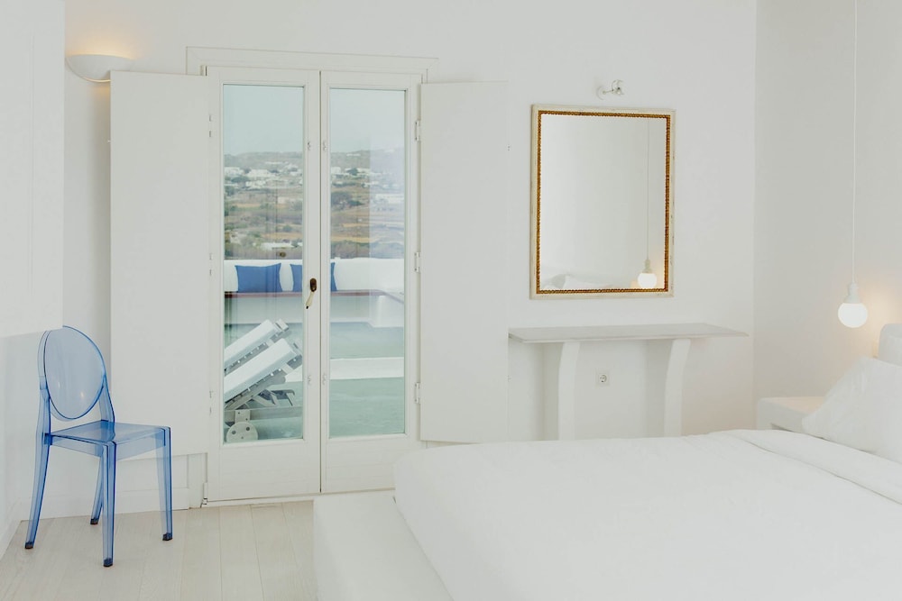 Aether Boutique Stay 61/64