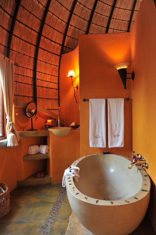 Hoyo-Hoyo Tsonga Lodge 33/68