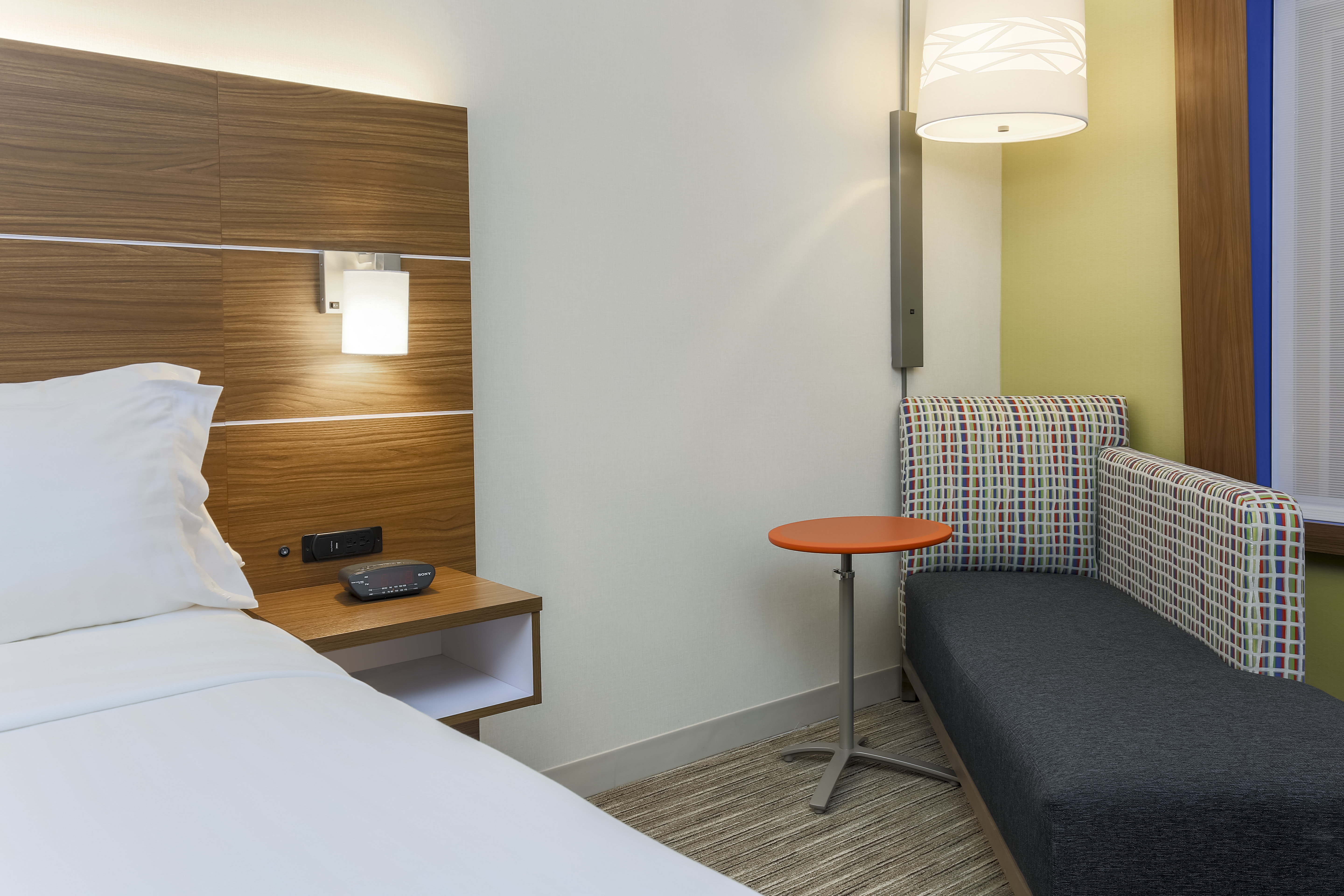 Holiday Inn Express Irondequoit 32/65
