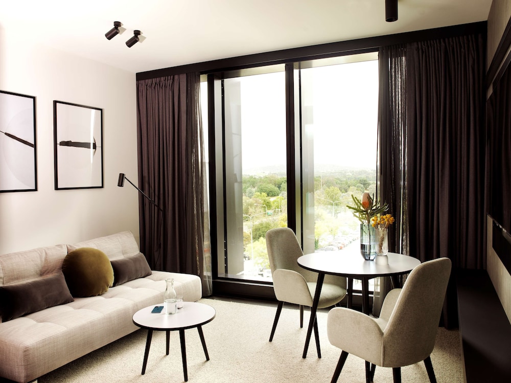 A by Adina Canberra 38/47