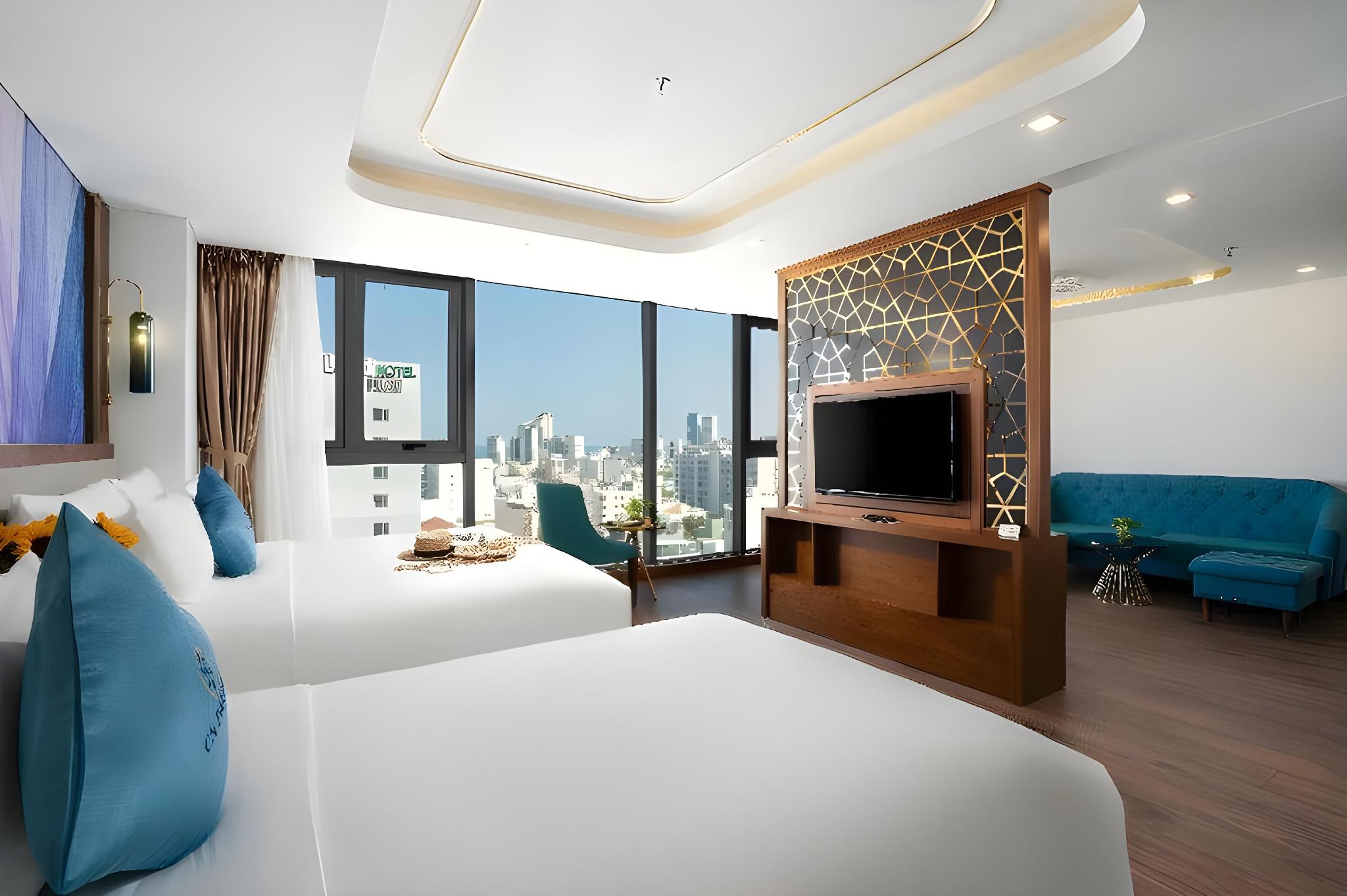 Ocean, Suite, Twin Beds, 1 King and 1 Single Beds