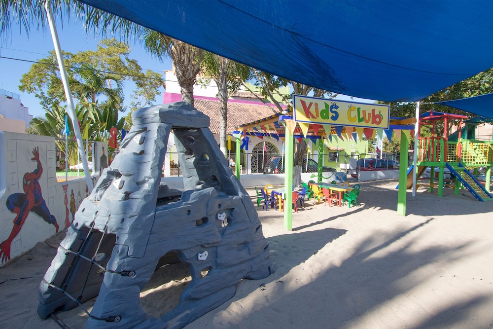 Decameron Los Cocos Guayabitos Ramada All Inclusive Resort 34/49