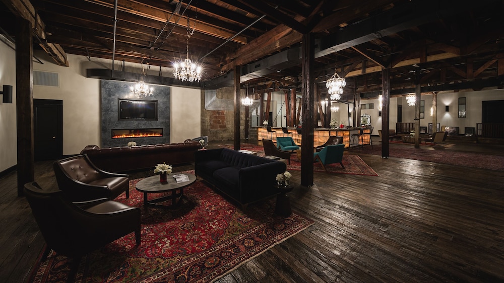 Gunrunner Boutique Hotel 46/63