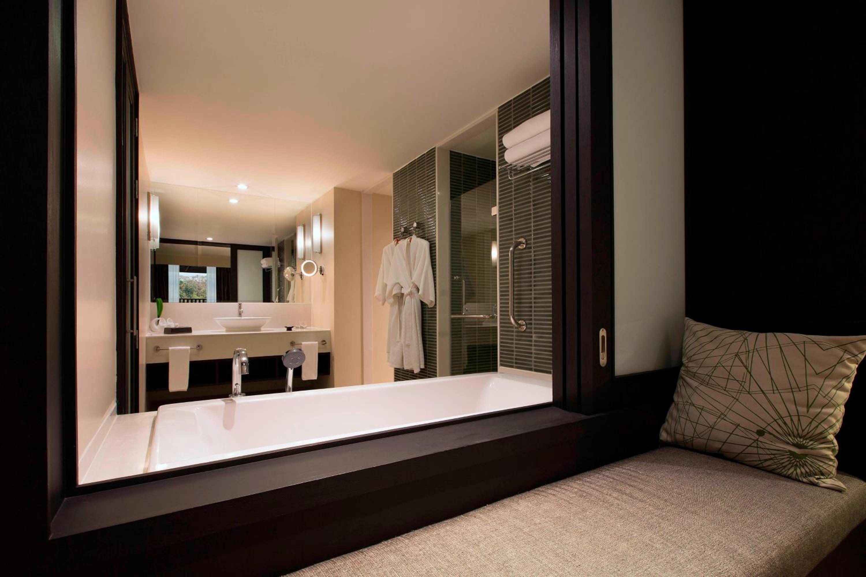 Guest Room, Deluxe, King Bed, Balcony, Terrace, Large