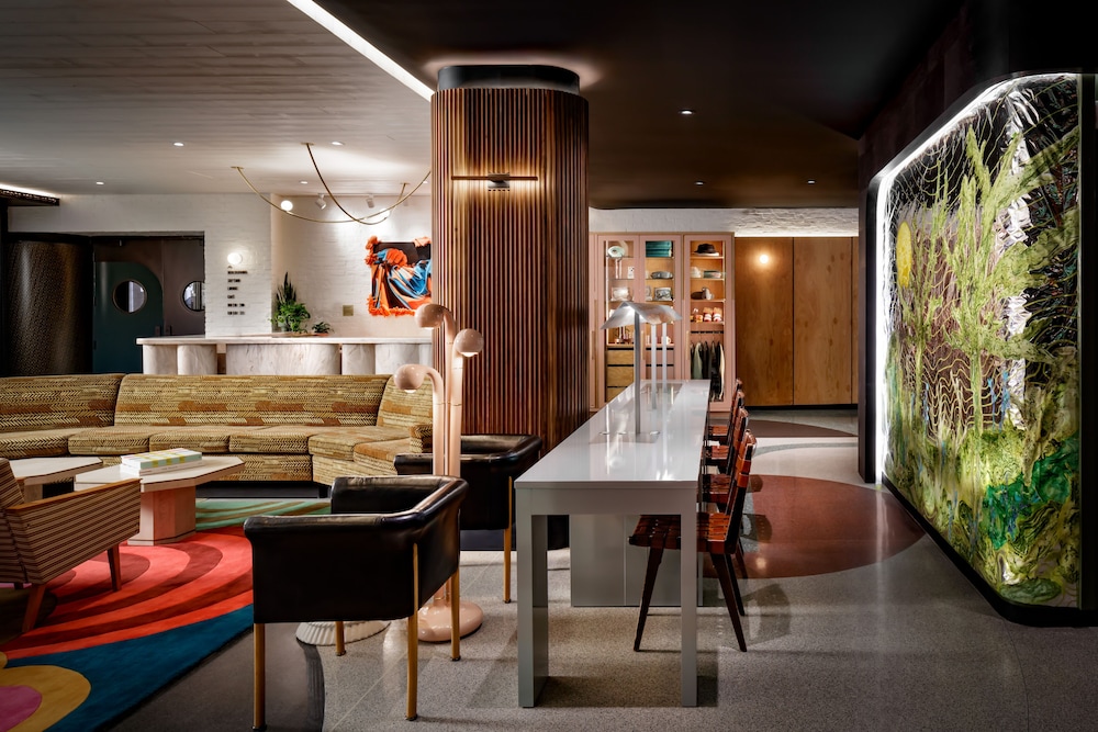 The Drake Hotel 64/66